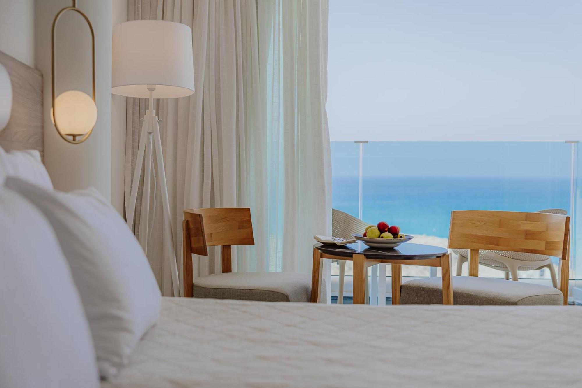 Penthouse Twin Room with Sea View,1698883309:JPEG